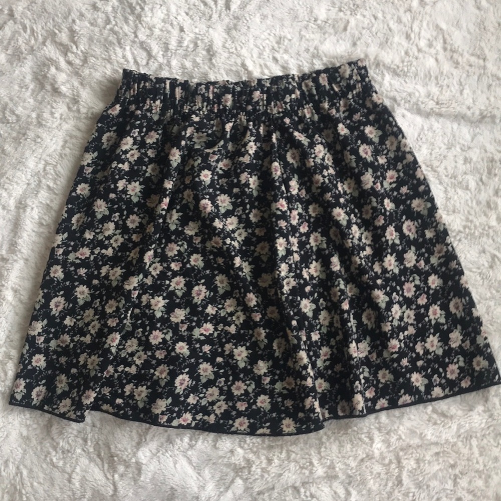 Mine black floral skirt size medium